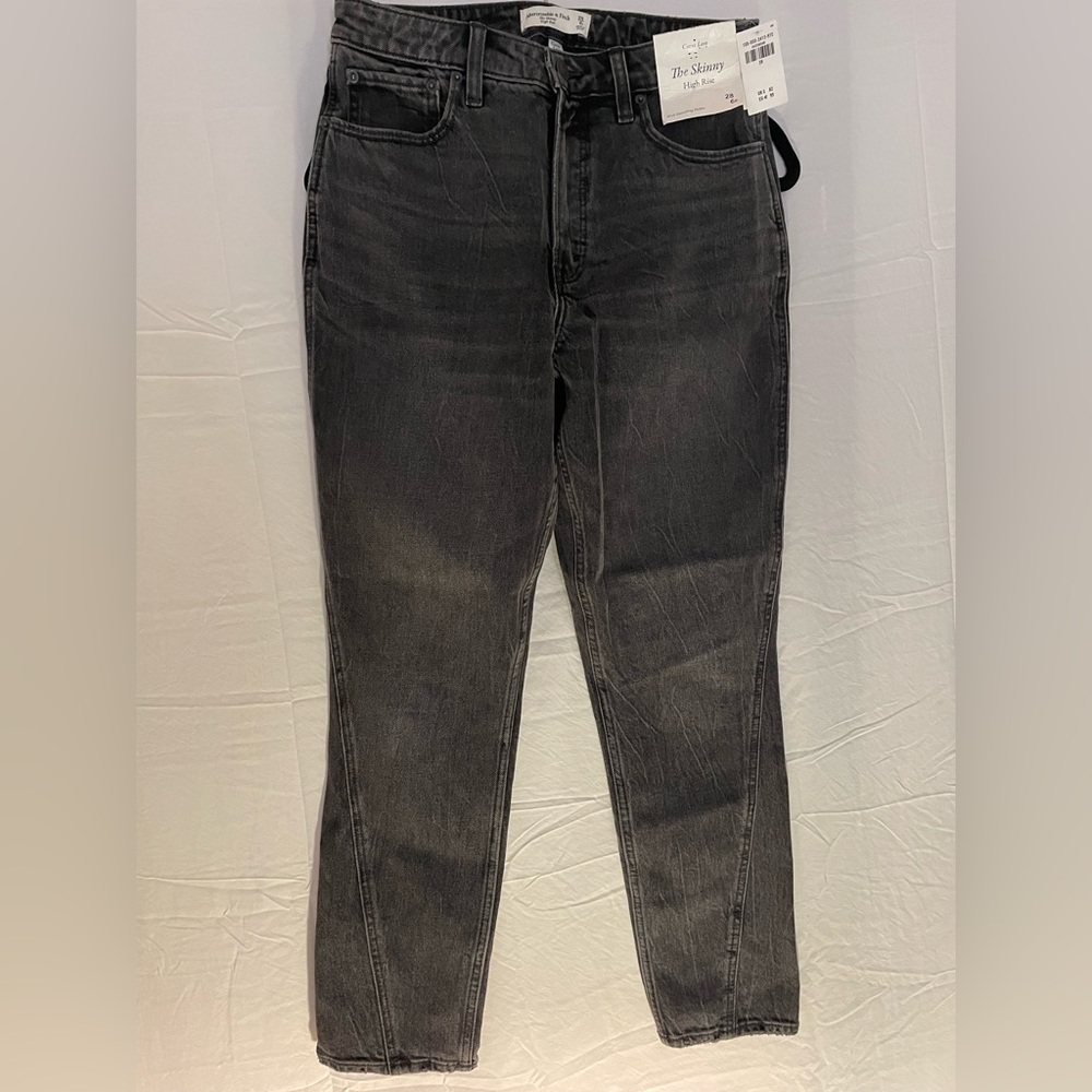 Abercrombie and Fitch women’s Skinny Jeans